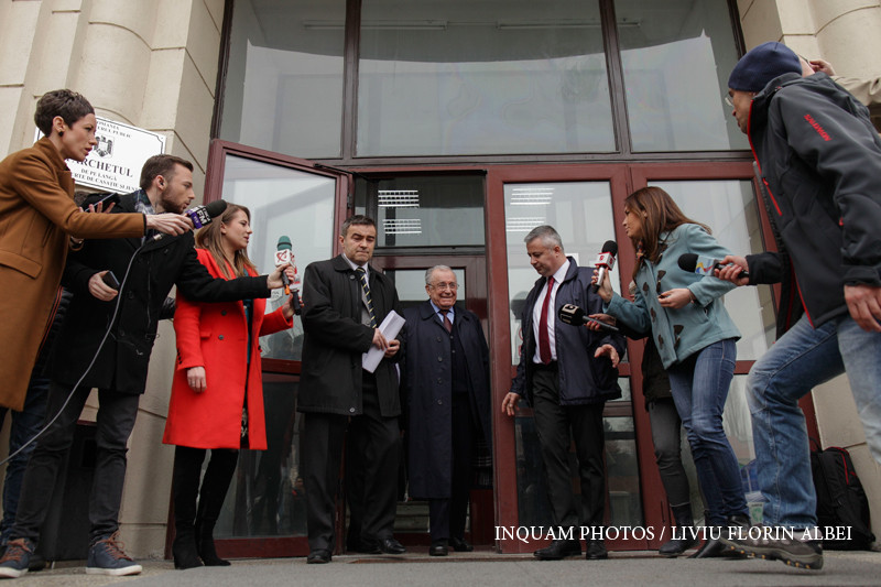 Ion Iliescu iese de la parchetul general unde a fost audiat in Dosarul Revolutiei