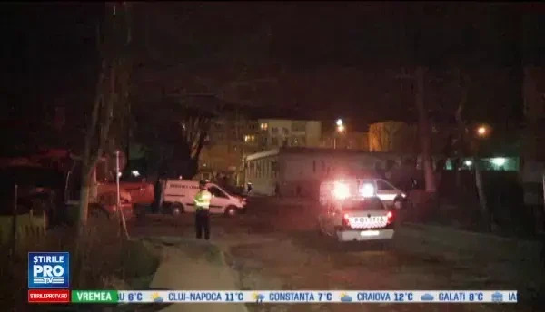 A vrut sa faca un selfie cu prietenii intr-un balcon, dar balustrada s-a rupt si a cazut in gol. Tanara din Sibiu a murit