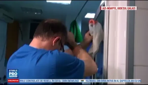 Furios ca nicio ambulanta nu a venit sa ii ia sotia de acasa, un barbat din Galati a a amenintat cu moartea cadrele medicale