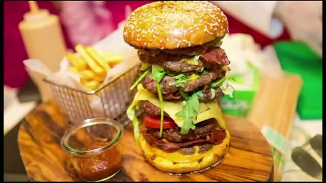 Burgerul care a fost vandut pentru 10.000 de dolari. Ce contine