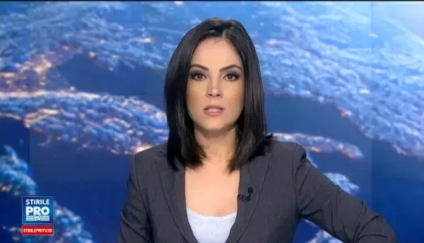 Doua eleve din Craiova, lovite de un taxi cand mergeau la liceu sa dea simularea de Bac. Ce a incercat sa faca apoi soferul