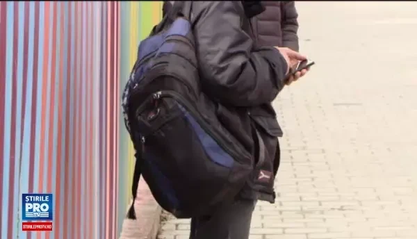 Cinci elevi din Iasi, la un pas de moarte din cauza unui joc periculos. Surse medicale spun ca jucau Balena Albastra