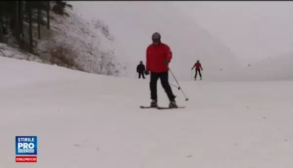 Partiile sunt perfecte pentru schiat, dupa ce a nins o noapte intreaga la munte. Ofertele speciale din statiuni, in weekend