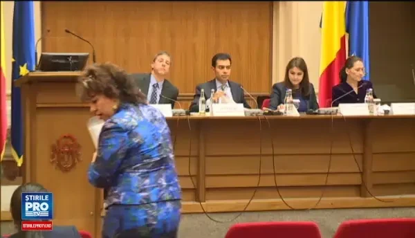 Avertisment FMI: Reducerile de taxe si maririle salariale ameninta rezultatele economice. Concluziile misiunii in Romania