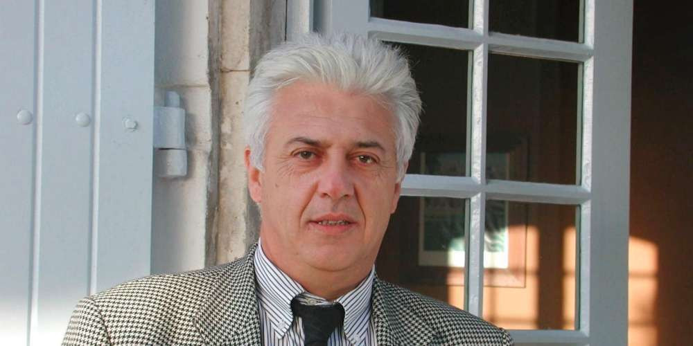 Doi romani condamnati la cate 20 de ani de inchisoare in Franta pentru uciderea unui primar. Ce au luat din seiful acestuia