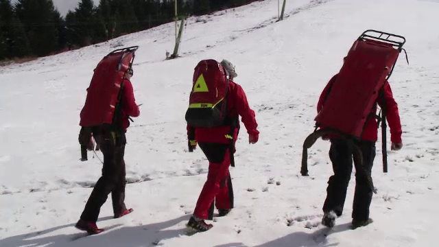 Trasee dificile din Bucegi, vizitate de zeci de mii de turisti, raman fara Salvamont. De ce renunta la serviciu Primaria Bran
