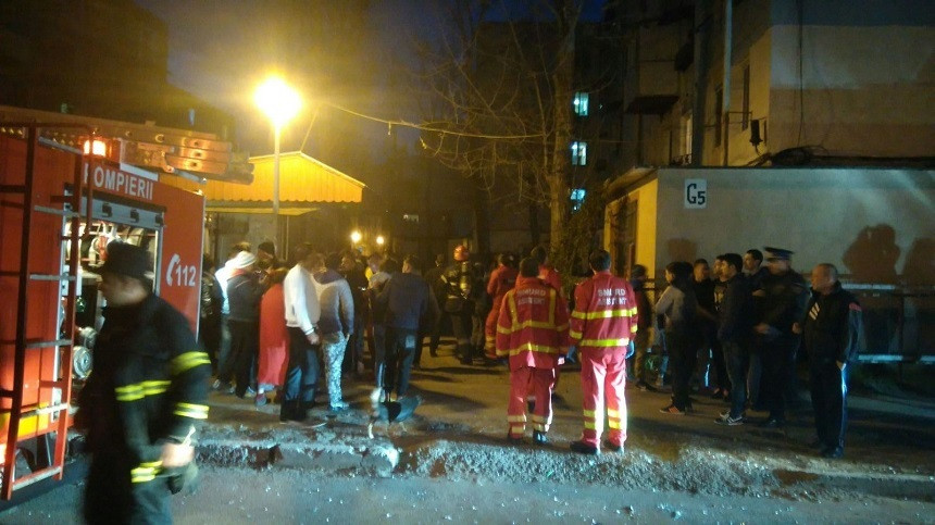 Explozie intr-un apartament din Galati: un copil de un an a murit, alte 4 persoane sunt ranite. Blocul a fost evacuat