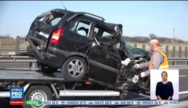 Accident grav pe autostrada Deva-Sibiu. Doi bulgari au murit dupa ce masina lor a izbit un TIR de pe banda de urgenta