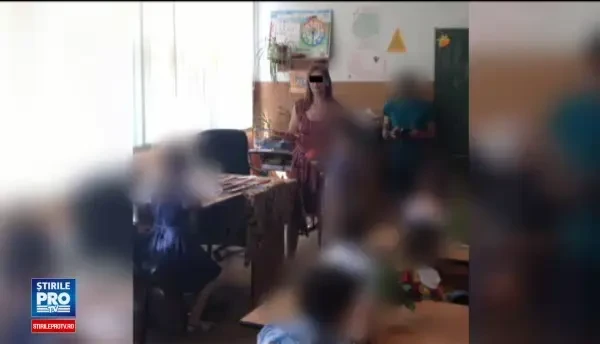 Sanctiunea primita de invatatoarea din Brasov, inregistrata in timp ce ii jignea pe copii. Pentru mine esti gunoi in clasa