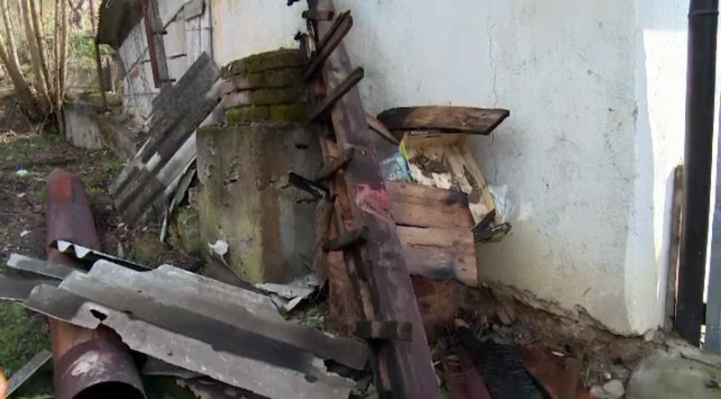 O femeie din Bihor a dat foc casei, apoi s-a sinucis. Cum a reactionat sotul ei