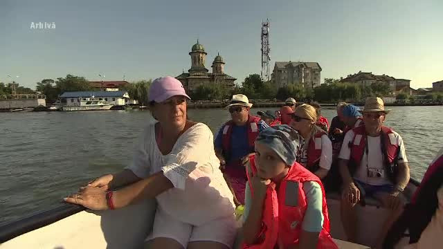 2.000 de elevi, studenti si profesori romani din diaspora, invitati la tabara in Romania. Ce costuri trebuie sa achite insa