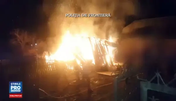 Doi maramureseni si-au incendiat casa cand au vazut ca vine politia. Ce ascundeau intr-o anexa