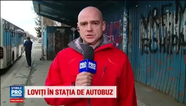 Trei persoane care asteptau autobuzul in statie, lovite de o masina. Explicatiile gasite de soferul vinovat