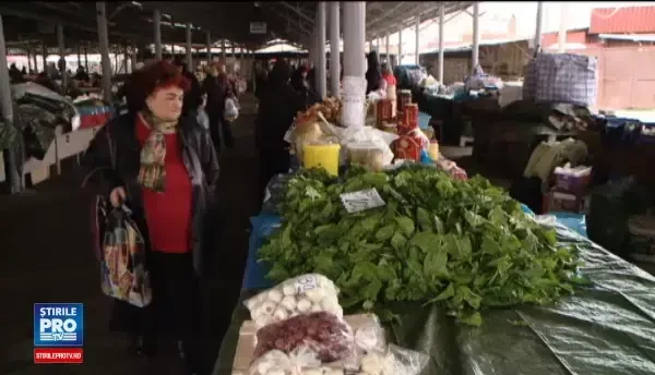 Preturile din piete in acest an la spanac, loboda, leurda sau urzici. Producatorii se lauda cu profituri foarte mari