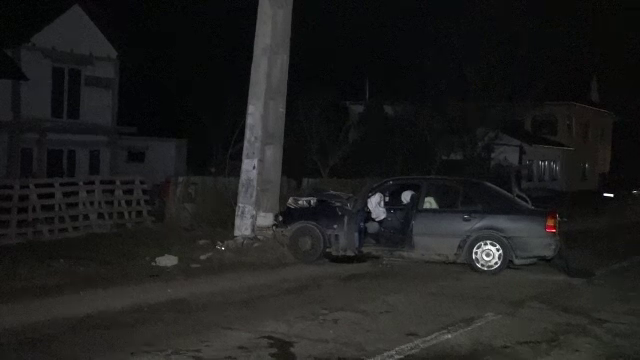 O depasire neinspirata a luat o turnura dramatica in Botosani. Ce a patit soferul la cativa metri de casa