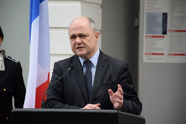 Ministrul francez care si-ar fi angajat fiicele minore in Parlament a demisionat: Imi afirm onestitatea in raporturile umane