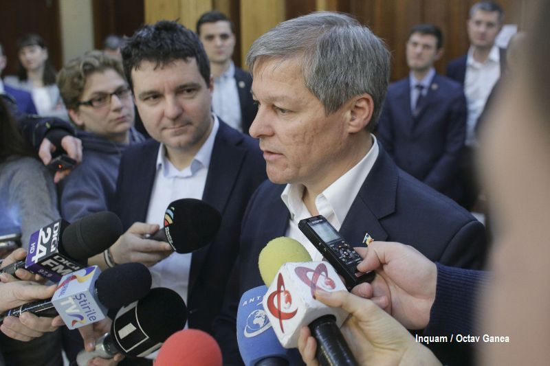 USR l-a invitat pe Dacian Ciolos sa intre in partid. Care sunt argumentele pro si contra prezentate de Nicusor Dan
