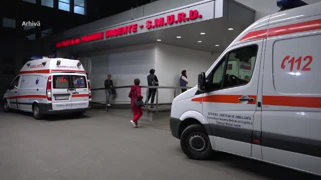 Linia 112, "inrosita" in noaptea de Inviere. Sute de ambulante si de pompieri au fost chemati la urgente