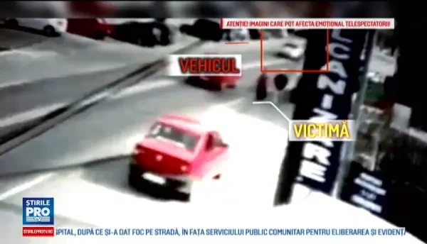 Momentul in care o tanara este lovita de masina, la Tg. Jiu, FILMAT. Soferul sustine ca a lesinat la volan; starea victimei