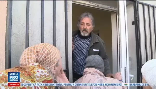 Comuna din Romania unde localnicii stau la cozi la posta cu zilele si au facut liste de asteptare
