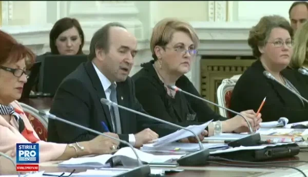 Comisia juridica a Senatului a amanat dezbaterile legate de Legea gratierii. Ar putea fi retrasa