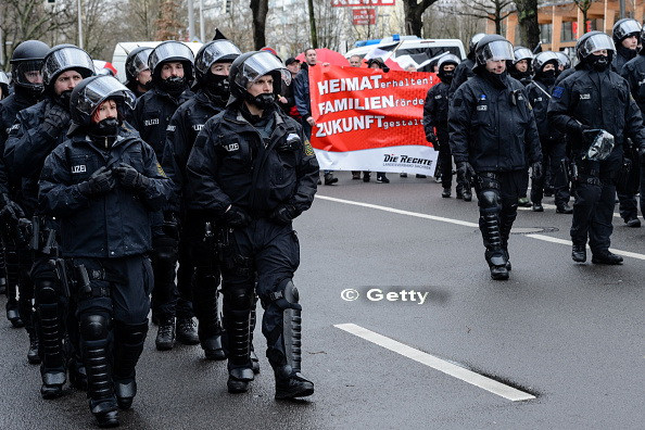 Un locotenent german suspectat ca pregatea un atac, arestat. Motivul pentru care a pretins ca e refugiat sirian