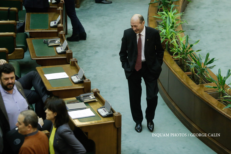 Băsescu critică ideea moţiunii de cenzură. "Care e pasul următor, Ludovice?"