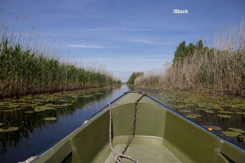 Satul Crisan din Delta Dunarii, locul unde puteti manca celebrul bors de peste lipovenesc sau sa va plimbati cu canotca
