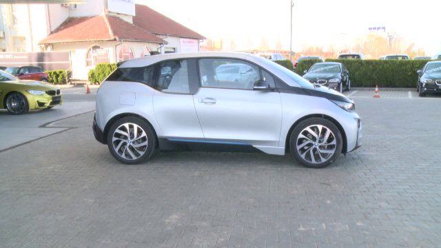 Statul roman le ofera o prima de 10.000 de euro celor care isi cumpara masina electrica. Cate tichete sunt disponibile