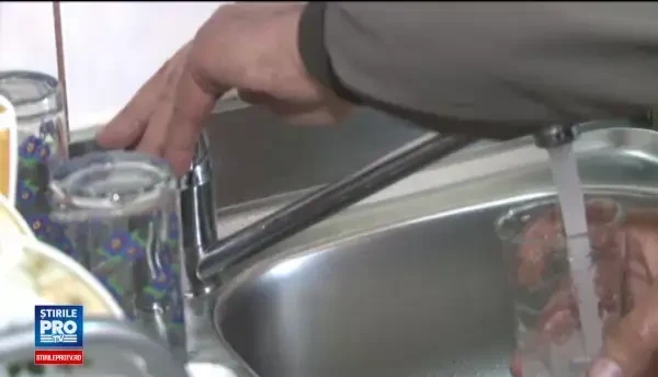 De Ziua Apei, localnicii din Bals au aflat ca nu o mai pot consuma de la robinet, deoarece este toxica