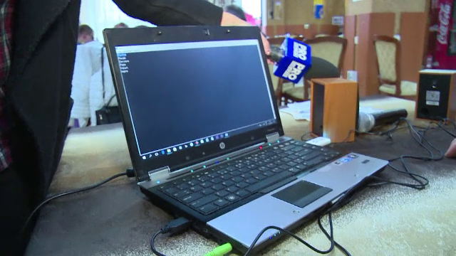 Calculatoare cu softuri speciale pentru 50 de nevazatori din Bistrita-Nasaud. Cum vor fi ghidati in lumea virtuala