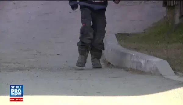 Adolescent pedepsit pentru un furt de fier vechi inventat. Nu e normal ce a facut baiatul ala