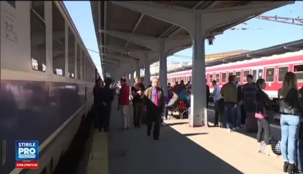 Peste 40 de trenuri au intarzieri, in urma protestului de ieri. Negocierile cu sindicatele continua la sediul CFR Calatori