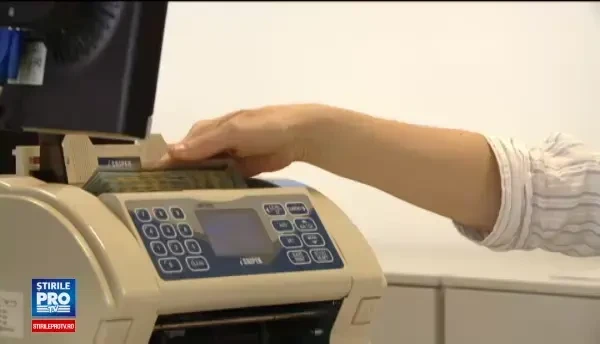 Ce fac romanii cu banii primiti in urma cresterilor salariale. Valoarea creditelor in lei a crescut fata de anul trecut