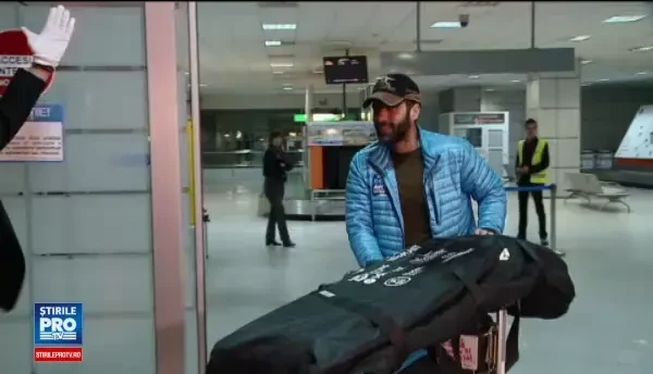 Tibi Useriu s-a intors in Romania. Atletul a fost intampinat de sustinatori la aeroport. A fost putin mai frig