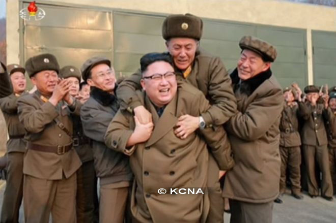 Cine este barbatul care a indraznit sa i se urce in spate lui Kim Jong-un
