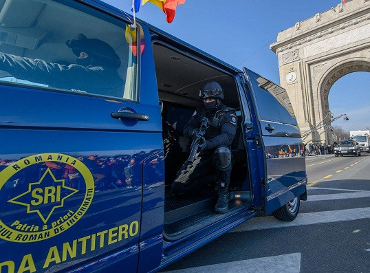 SRI isi cauta, in premiera, viitorii angajati la un targ de joburi. Oamenii au stat la coada la standul Serviciului