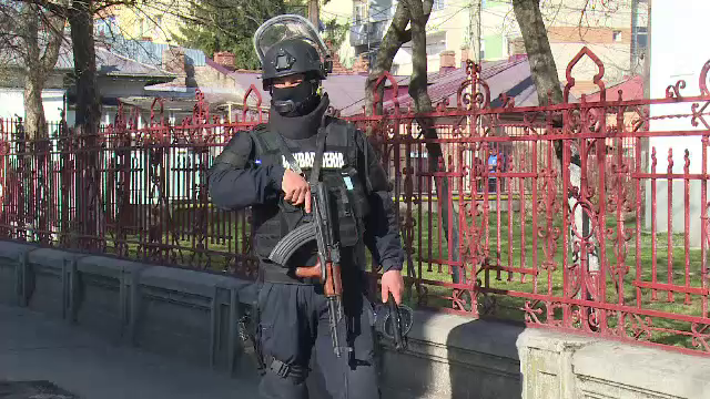 Alerta cu bomba de la cele 2 licee din Targoviste a fost falsa. Urmeaza sa fie identificata persoana care a trimis mesajele