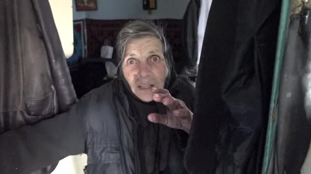 Sperietura cumplita pentru doi batrani din judetul Botosani. Cine le-a intrat in locuinta la miezul noptii