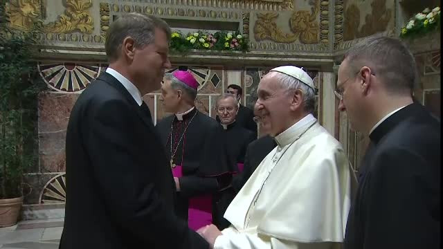 Presedintele Klaus Iohannis, primit de Papa Francisc la Vatican, alaturi de alti lideri europeni
