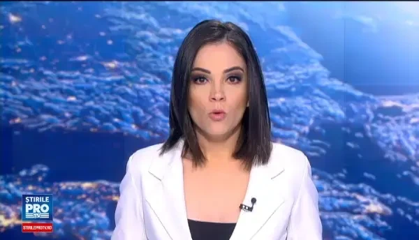 Incendiu la un complex industrial din Sectorul 3 al Capitalei: 10 masini de pompieri au intervenit, cladirea s-a prabusit