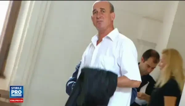 Decizie socanta a instantei in cazul profesorului care a hartuit 4 eleve minore. Condamnat, dar liber sa predea la scoala