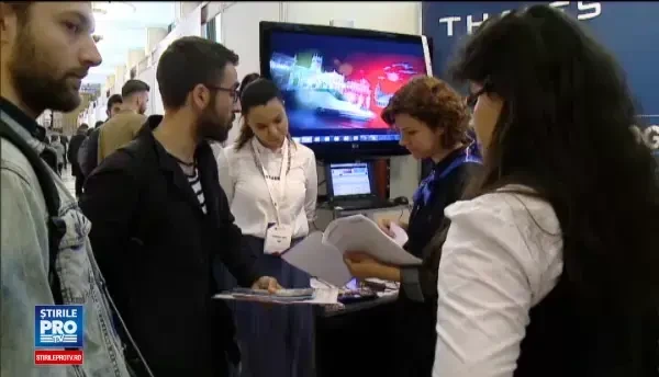 Cine ofera salarii de 2.000 lei ca part-time. 5.000 de slujbe disponibile la un targ de joburi