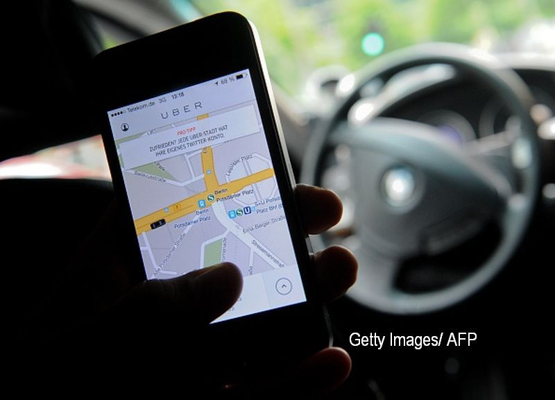 Uber a suspendat programul de testare a masinilor autonome, dupa ce un vehicul a fost implicat intr-un accident. VIDEO