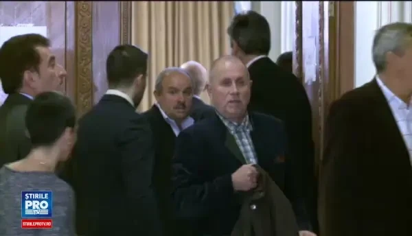 Reactia vicepremierului Daniel Constantin dupa ce a ramas fara sprijin politic. Tariceanu: A devenit un cantaret al binomului