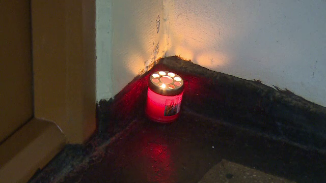 O femeie de 66 de ani a fost gasita moarta in apartament, dupa ce s-ar fi sinucis. "Singuratatea te omoara"