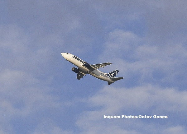 Noi probleme pentru un avion TAROM. Pasagerii au fost trimisi la destinatie cu autocarul