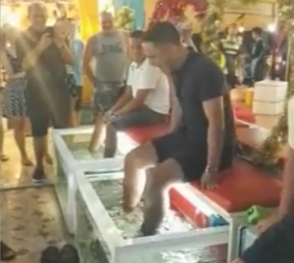 “O, Doamne! Nu!” Cum a reactionat un om care a incercat pentru prima oara pedichiura cu pesti. VIDEO