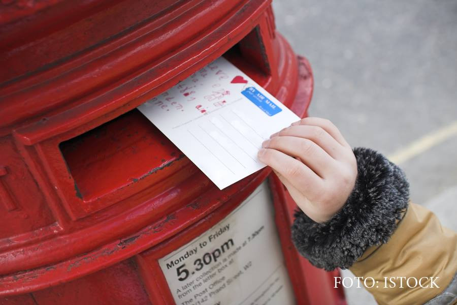Cartea postala a ajuns la el dupa 40 de ani. De ce a durat atat de mult expeditia si ce mesaj continea