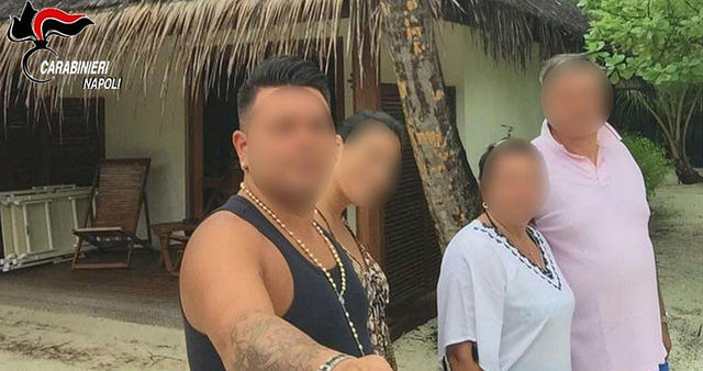 Trei hoti din Italia s-au dat de gol pe internet. Ce au publicat pe Facebook incat carabinierii i-au prins imediat